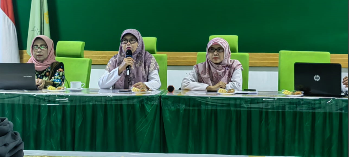 Persiapkan akreditasi unggul, Tadris Biologi menyelenggarakan review borang mendatangkan ahli
